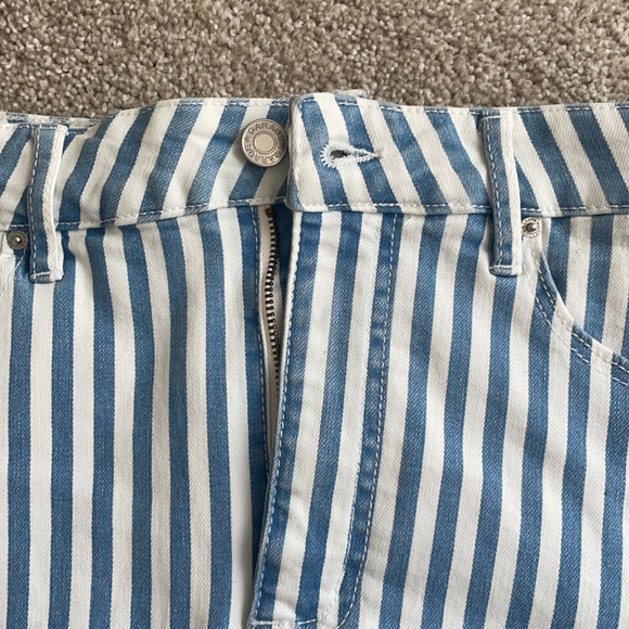 Mini Skirt - Picture 2 of 4